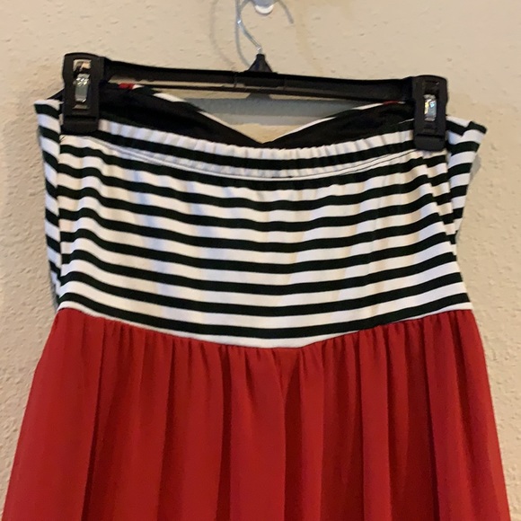L Trac dress. black and white striped bust with brick color detail. - Picture 4 of 5